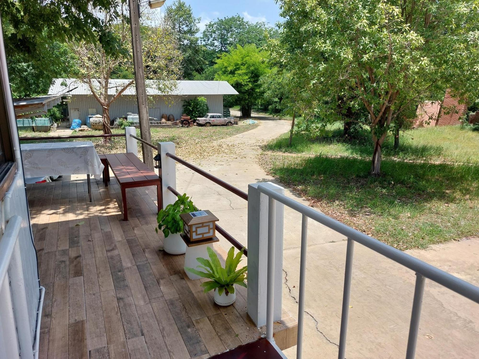 Whales Come To The River - Riverside - 3 Rooms On 2Nd Floor Ban Bang Phli Nua Exterior foto